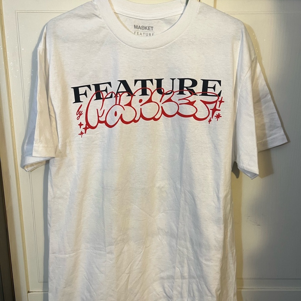Brand New never worn Market x Feature colab. Exclusive T-Shirt very rare.